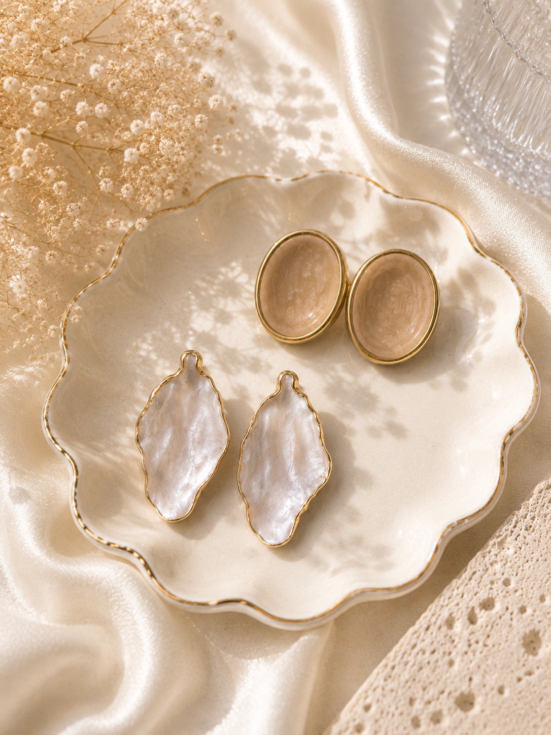 گوشواره زنانه مدل Aurora طرح برگان Qazal Bijoux